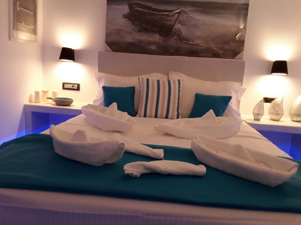 Santoxenia Luxury Villa Kamári Dış mekan fotoğraf